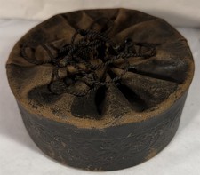 Victorian Men s Detachable Collar Leather Storage Bag w Inserts c1880-1910