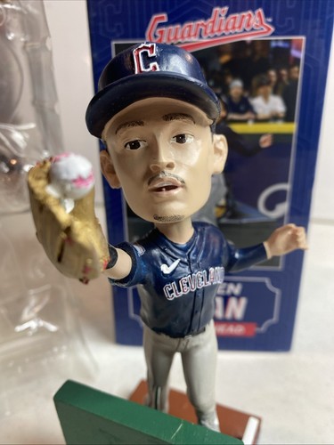Steven Kwan Bobble Bobblehead Cleveland Guardians Indians Stadium Giveaway 2023 - Picture 15 of 16