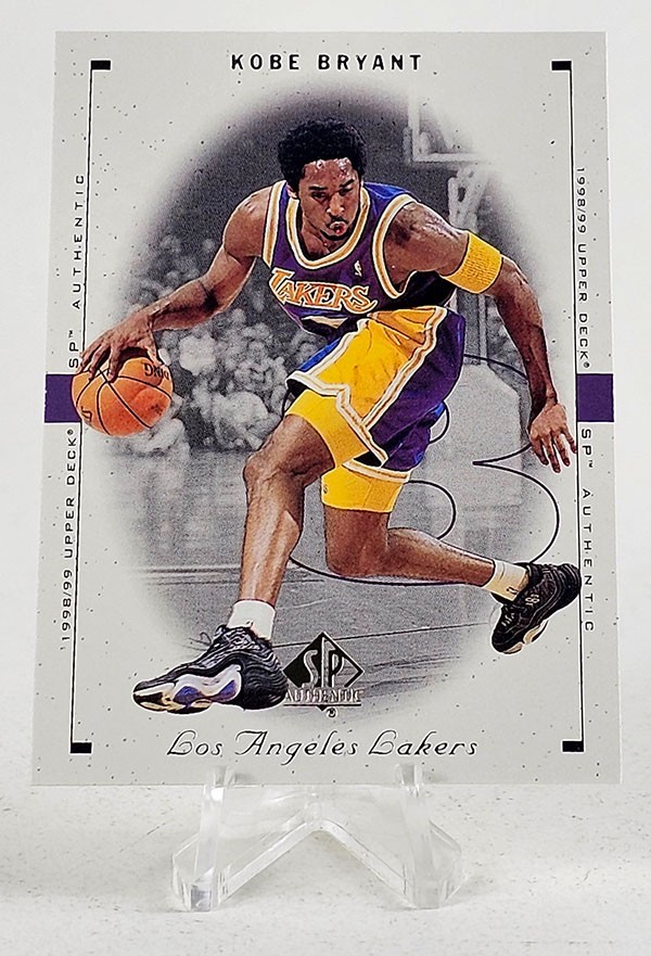Kobe Bryant 1998-99 SP Authentic #44 Los Angeles Lakers HOF Clean corners