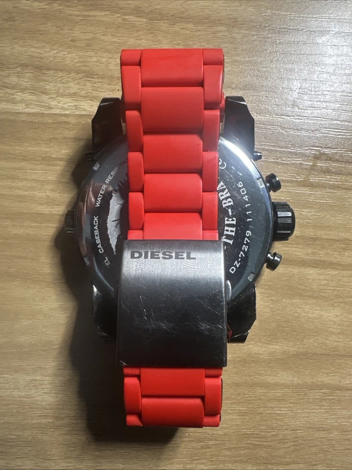 Reloj de pulsera Diesel Mr. Daddy DZ7279 para hombre rojo necesita baterías Foto 3 de 4