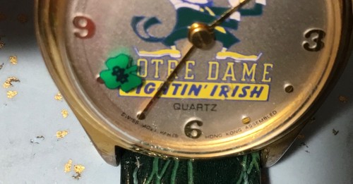 VTG SUNTIME NOTRE DAME FIGHTIN IRISH LEPRECHAUN THEMED WATCH w/ROTATING SHAMROCK - Picture 6 of 15