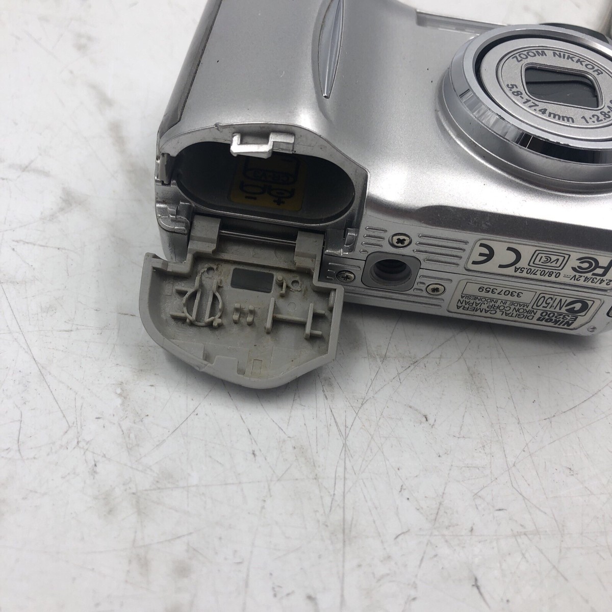 ニコン nikon coolpix 3200 シルバー Buy Nikon COOLPIX 3200 3.2MP Digital Camera - Silver online