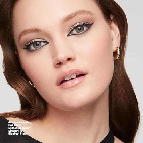 Rímel Revlon So Fierce Eyes Wide Open con cepillo push-up, 103 negro marrón - Imagen 5 de 9