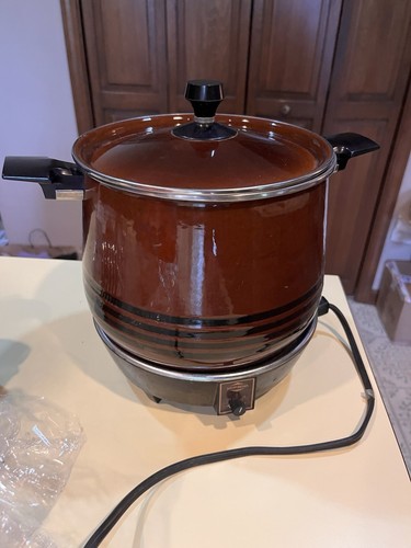 VTG West Bend Lazy Day Slo-Cooker 6 Qt Electric Crock Pot Enamel Brown 5225 - Picture 2 of 9