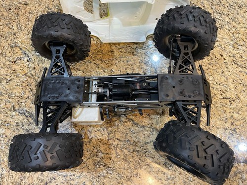 MADBEAST EXCEED RC 1/8 NITRO MONSTER TRUCK CLONE HPI RACING SAVAGE - Picture 13 of 24