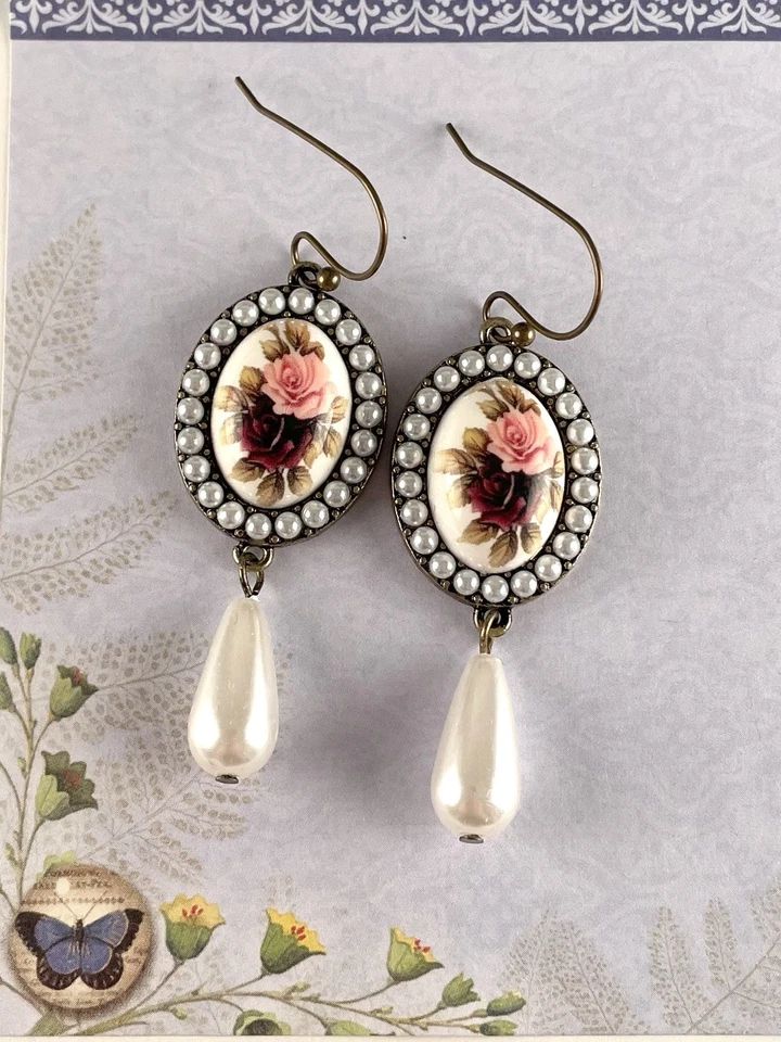Pendientes colgantes de bronce con flores de perlas rosa para mujer hechos a mano joyas victorianas Foto 3 de 4