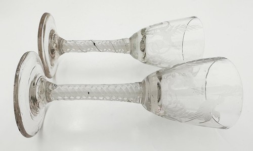 PAIR ANTIQUE GEORGIAN WINE GLASSES OPAQUE TWIST STEMS ENGRAVED BOWLS c1760 - Picture 7 of 17