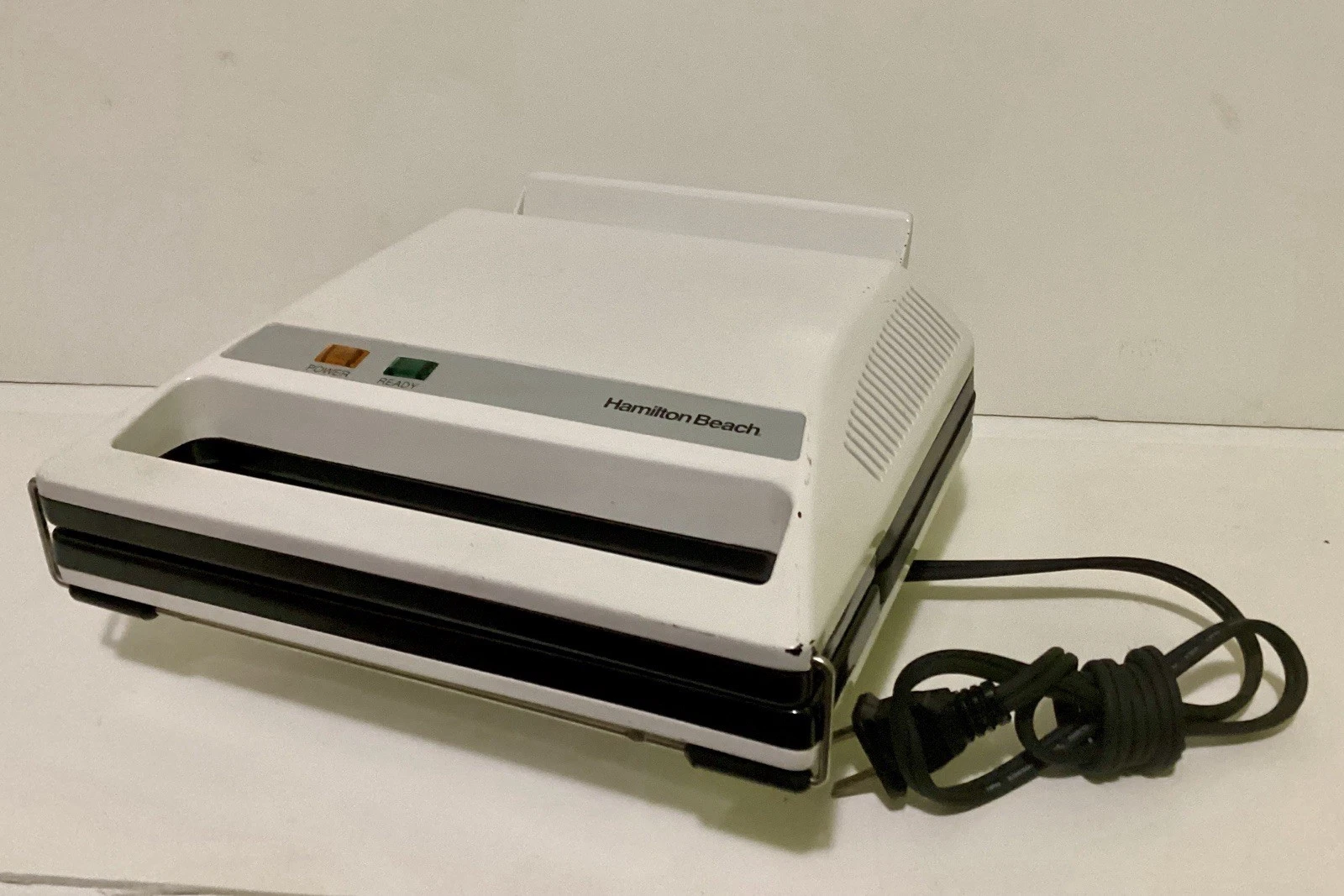 VINTAGE HAMILTON BEACH SANDWICH TOASTER, MODEL 373 (GB)