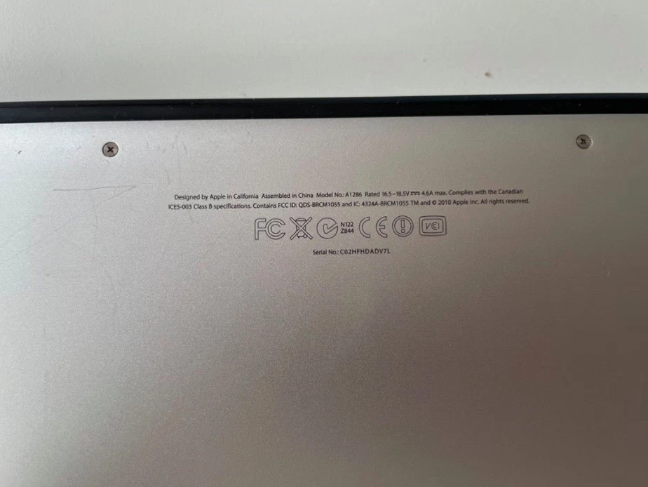 Apple MacBook Pro 15 Zoll Ende 2011 ohne Fettplatte aber funktionstüchtig - Bild 4 von 4