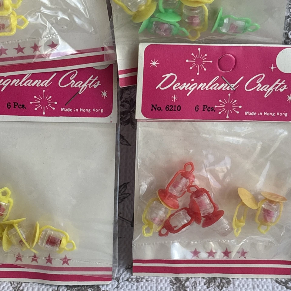 Designland Crafts 6pk 6pc Mini Plastic VTG Lantern Charms Assorted Colors NOS - Image 4 of 4