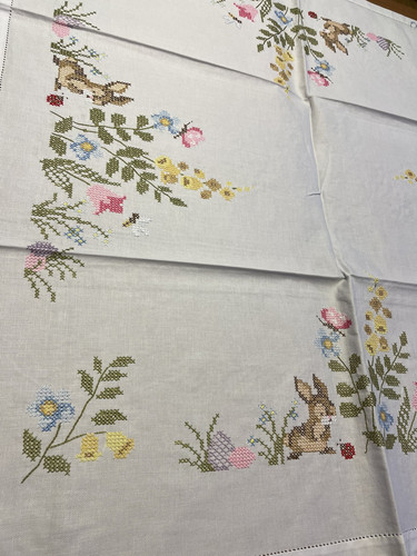 Ostern Osterhase X-Stich Wiesenstück 85x85cm Handarbeit - Bild 1 von 3