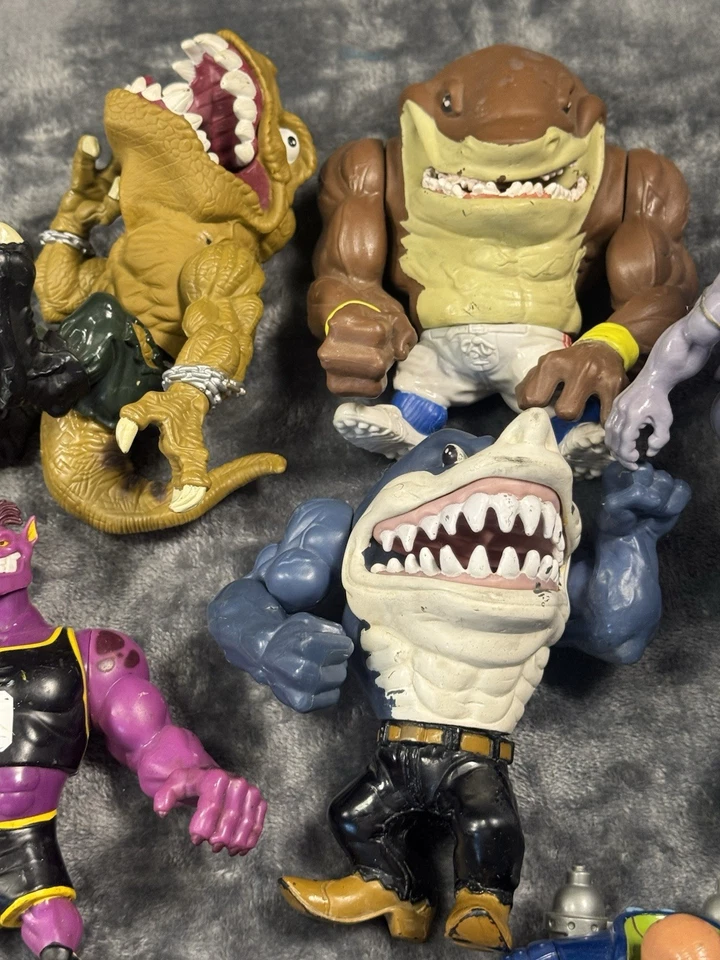 VTG 70s/80s/90s Mixed Action Figure Lot. Street Sharks, Gargoyles, Trolls, More - Image 4 of 4