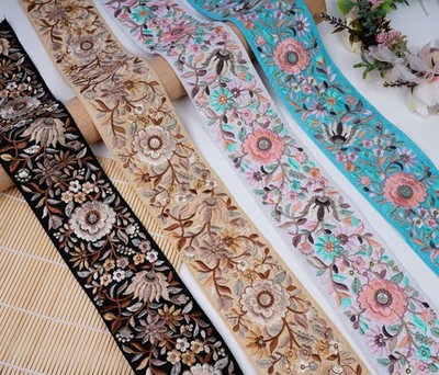 Blumen bestickt Spitzenborte indischer Sari Bordüre Paillettenband Basteln Nähen 1M
