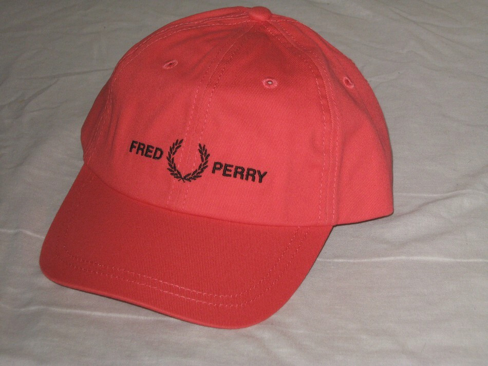 BNWT FRED PERRY   Graphic Cotton Sports Cap   Hibiscus Pink