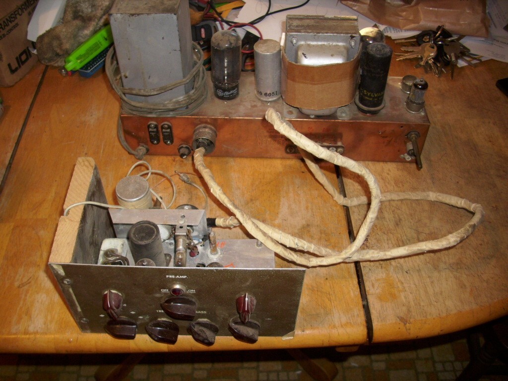 Foto 1 di 19