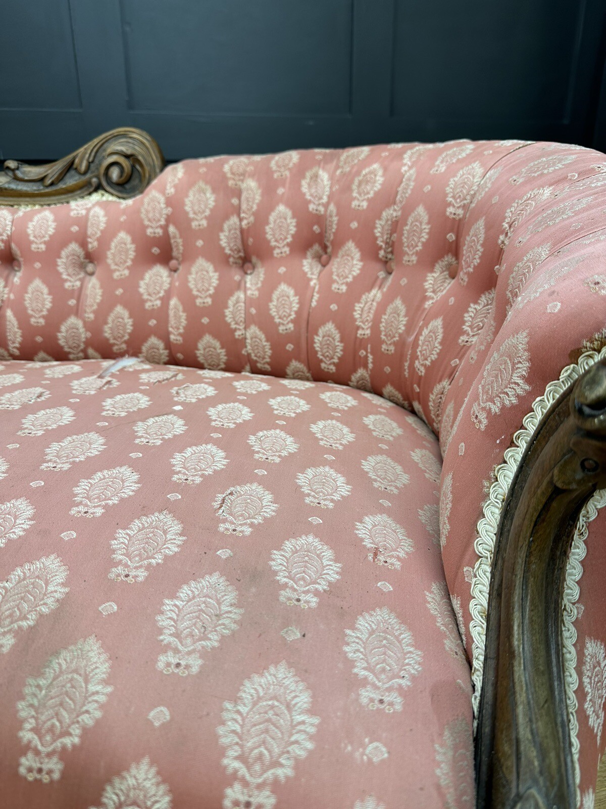 Antique Chaise Longue / Antique Day Bed / Mahogany Frame Sofa