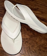 Crocs Women  s Size 8 Thong Flip Flops