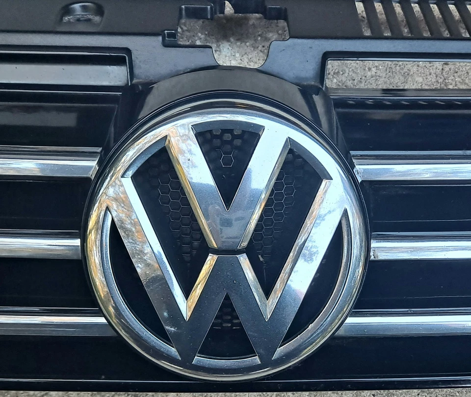 2012-2015 VW Volkswagen Passat Upper Front Grille Black With Emblem 2014 (A) Foto 4 de 4