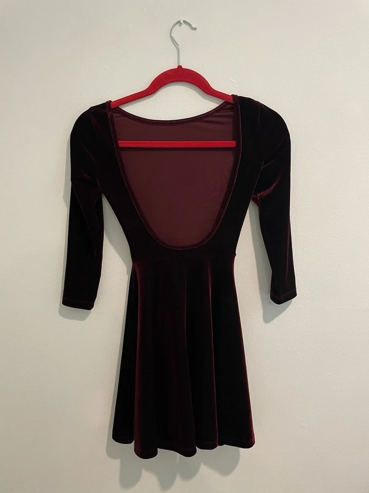 Minivestido patinador de terciopelo rojo American Apparel XS hecho en EE. UU. Foto 3 de 4