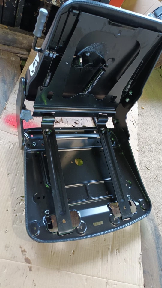 GS12 GS10 Sitzgestell für Gabelstapler...(ohne Sitzkissen,ohne Rückenpolster) - Bild 1 von 4