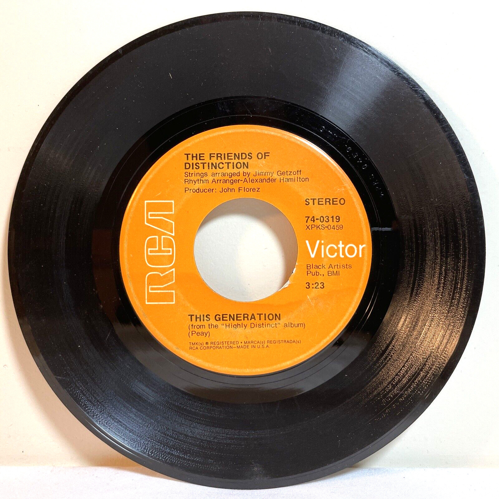 The Friends Of Distinction: Love Or Let Me Be Lonely / This Gen (1970) Vinyl 45