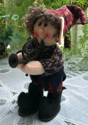 DELTON - 8'' PLUSH ELF CHRISTMAS DOLL W/ HORN -  POSABLE