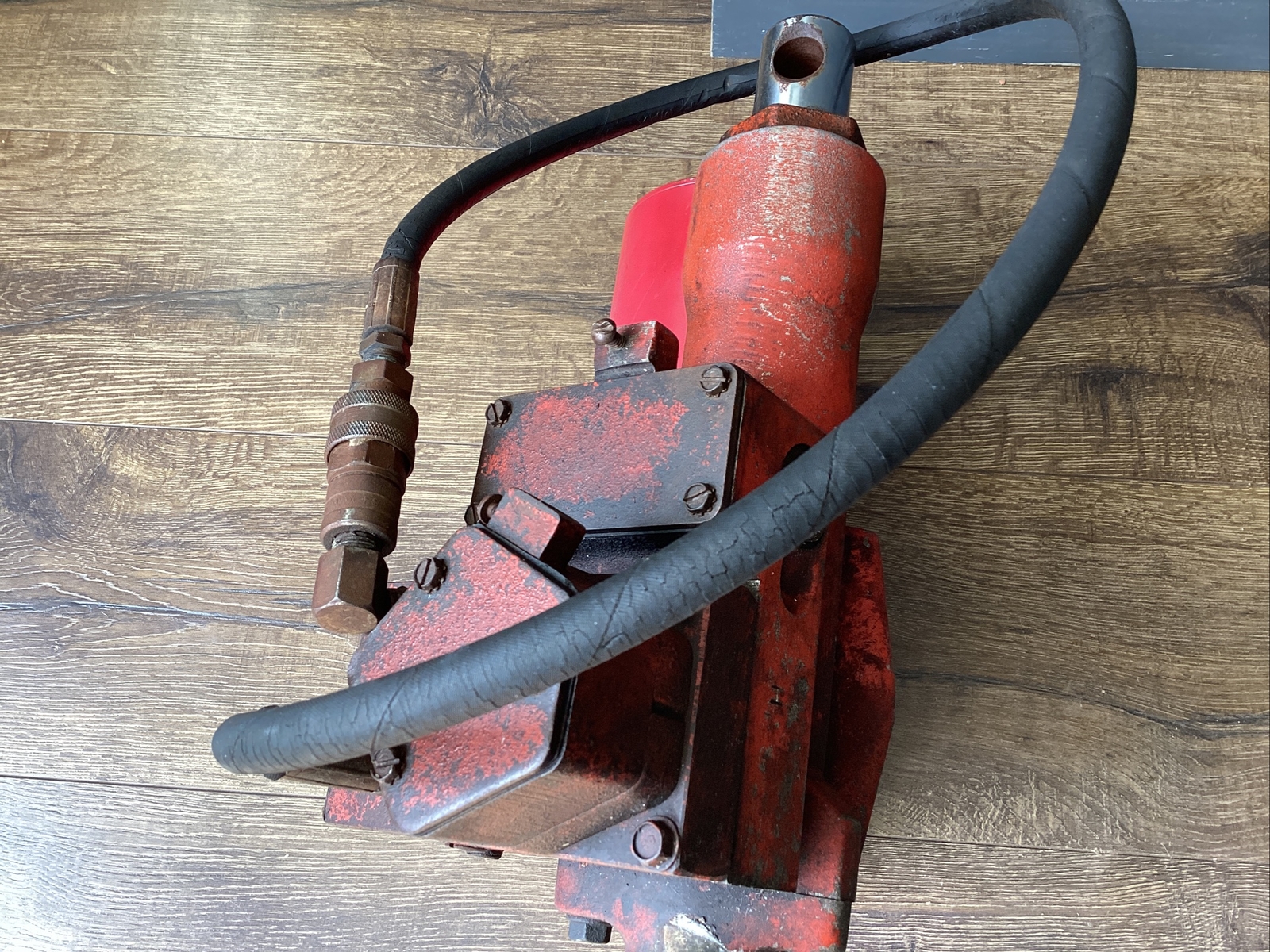 WESTERN ISARMATIC LIFT CONTROL MARK IIIA HYDRAULICS SNOW PLOW PUMP