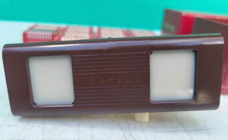 Tru-Vue Stereoscope 3D Viewer w Box & 10 Film Strips c1940s Vintage - Image 4 of 4