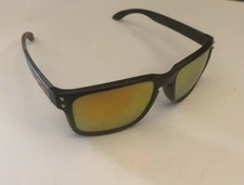 Oakley Holbrook Matte Black Rubber Coated Men Sunglasses Polarized Small Scratch