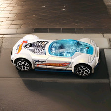 Hot Wheels Ballistik 1:64 White/Blue Diecast Car 2001 Mattel