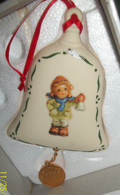 MJ Hummel Danbury Mint Annual Christmas Ornament 2008 Bell Ringer Org Box