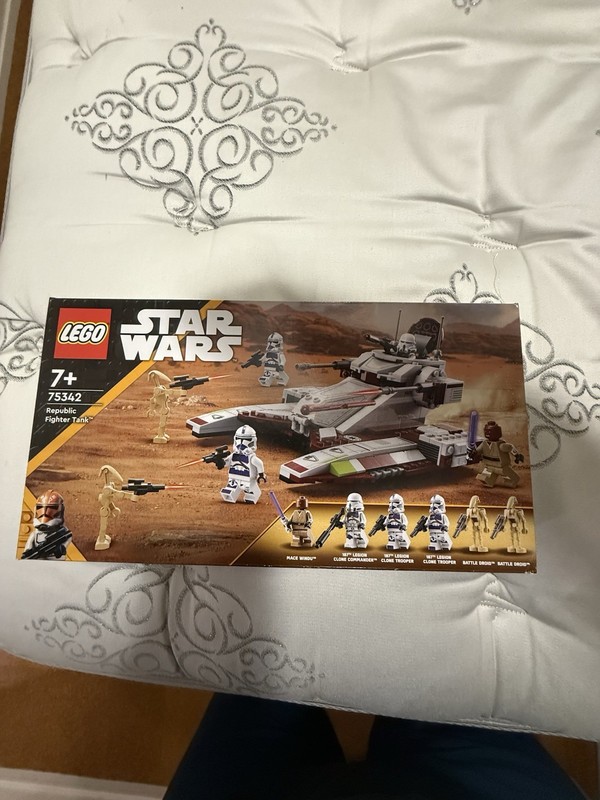 LEGO Star Wars: Republic Fighter Tank (75342) BRAND NEW IN BOX