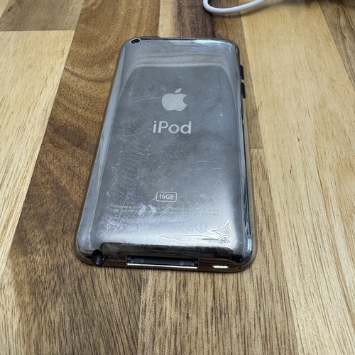 Apple iPod Touch 4th Generation White 16 GB Model A1367 Tested Works - Picture 7 of 8
