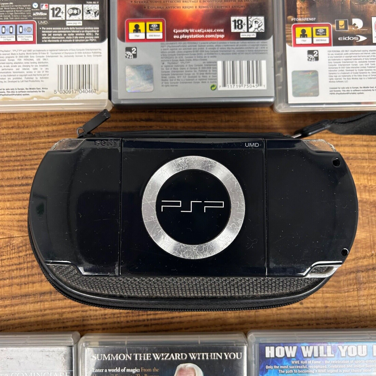 PSP Sony PlayStation Portable Nr. 2004 Console Case 11 Games