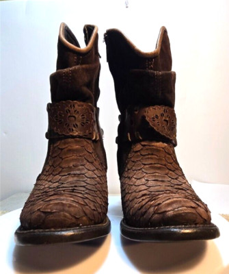 WHITE DIAMOND BOOTS GENUINE  PYTHON UPPERS SIZE 7 ANKLE BOOTS VINTAGE
