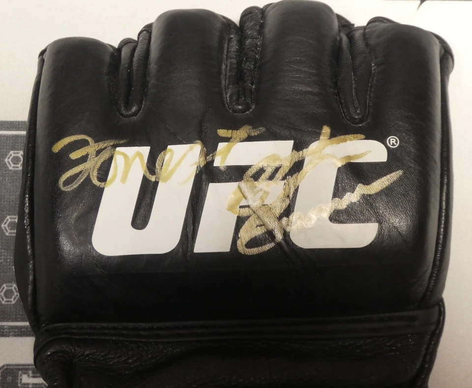 Guante de Lucha Oficial UFC Firmado por Forrest Griffin y Stephan Bonnar Certificado de Autenticidad BAS TUF 1 Foto 3 de 4