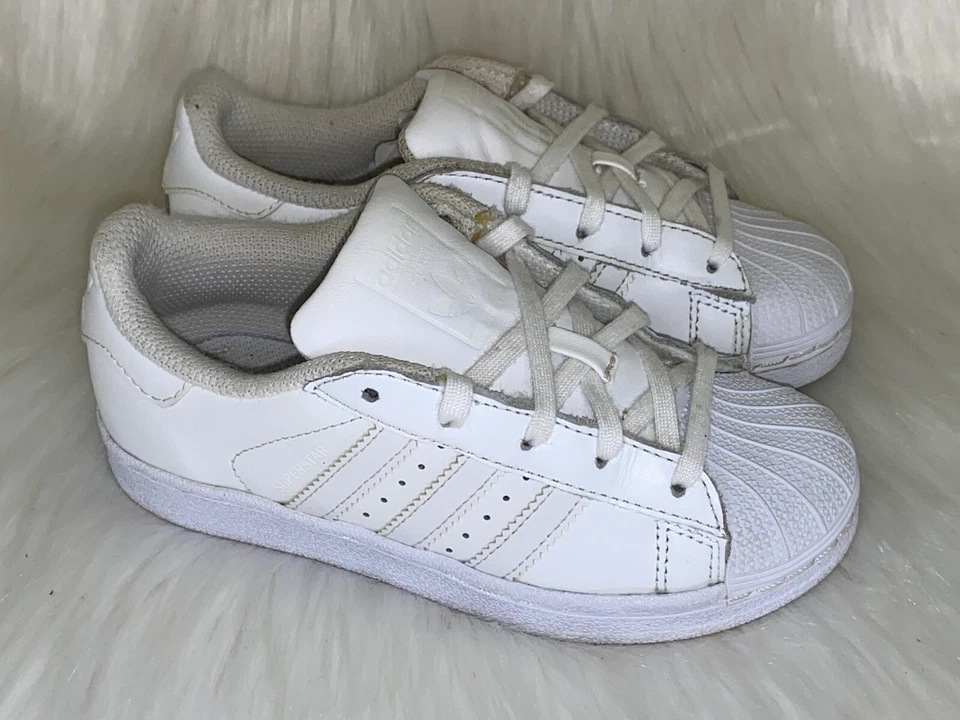 Tenis Adidas Superstar NIÑOS EE. UU. 12 K UK 11,5 K FR 30 Base Blancas #B23655 Foto 3 de 4