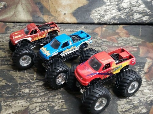 3 Hotwheel Monster Jam Annihiltor Tropical Thunder & El Toro Loco Trucks Mattel  - Picture 2 of 11