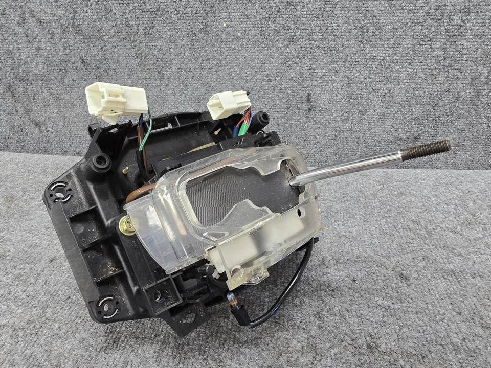 LEXUS IS300 2001-2005 OEM TRANSMISIÓN AUTOMÁTICA PALANCA DE CAMBIOS SELECTOR MONTAJE Foto 2 de 4