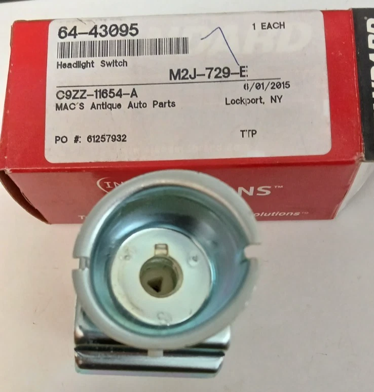 Ford Mustang 1969 interruptor de faros nuevo Mac's Foto 2 de 4