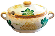Zuppiera in Ceramica- General Trade- Decoro UVA -Vintage -Nuova con Coperchio
