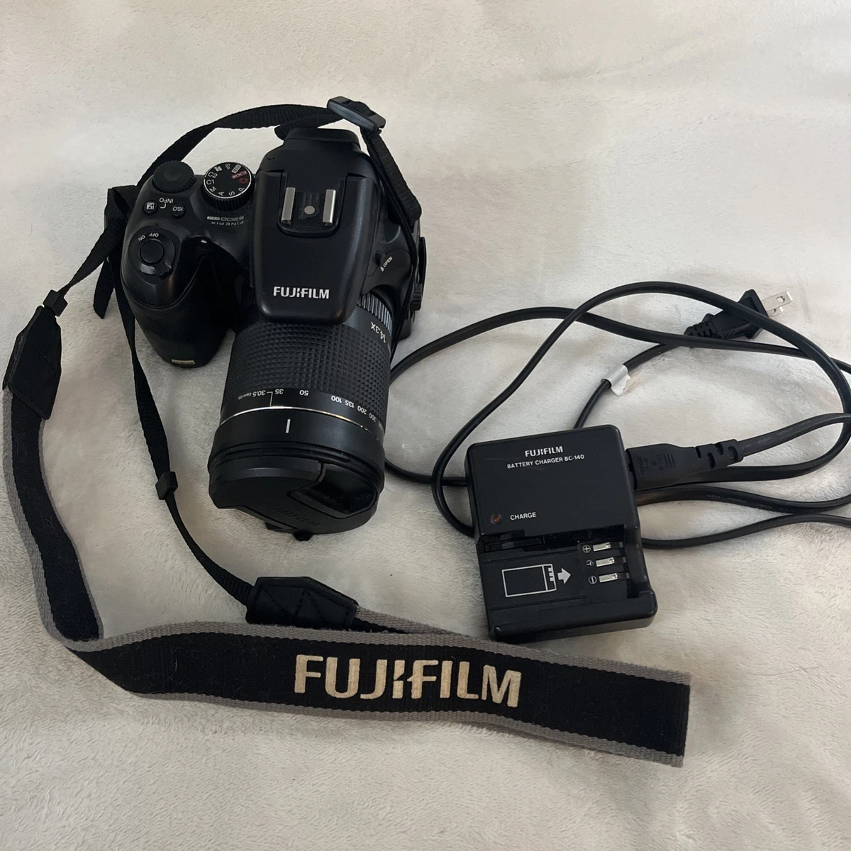 FUJIFILM FINEPIX S デジタルカメラ Fujifilm FinePix S Series Digital SLR 10-19.9x Optical Zoom