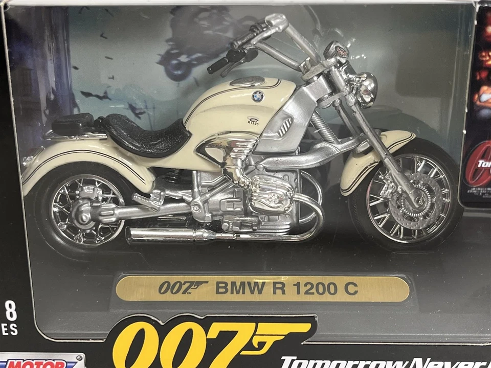 007 James Bond Tomorrow Never Dies BMW R 1200 C Motorbike 1:18 Motormax 79845 - Image 2 of 4