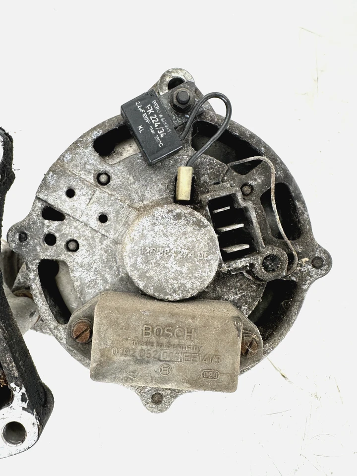 1972 - 1980 MERCEDES BENZ 450 SLC R 107 BRACKET ALTERNATOR GENERATOR UNIT OEM - Image 4 of 4