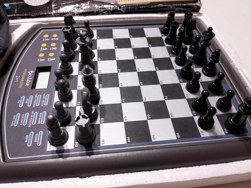 Vintage Excalibur King Master Electronic Chess Game 911E FAO Schwarz - Image 4 of 4