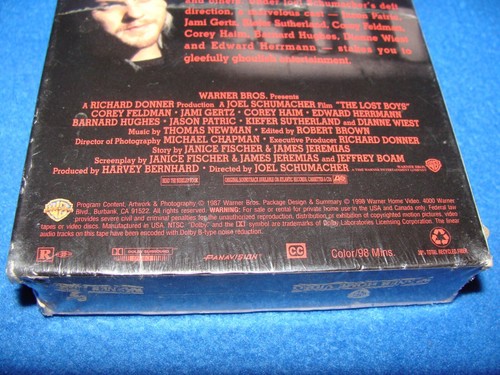 VHS Tape (1987) The Lost Boys 1998 Warner Home Video Hollywood Video Store Seale - Imagen 13 de 15
