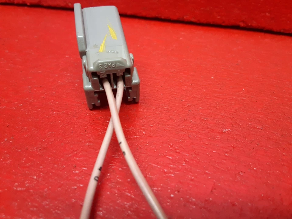 2003 - 2014 Volvo XC90 Liftgate Latch Handle Tailgate Plate Lights PIGTAIL ONLY - Image 4 of 4