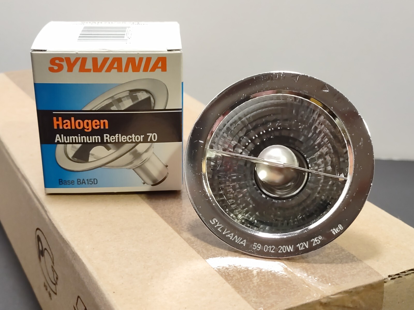 SYLVANIA ALUMINUM 70 - BA15D BASE - 20W 12V BULBS 20AR70/8°/FL - CASE OF 10