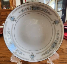 Elington Berry Dessert Bowls (pairs) 5 1/4" Wade Porcelain White Blue Platinum !