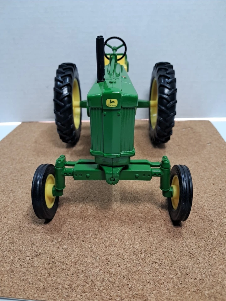 High Detail John Deere 620 1/16 Scale Tractor - Image 4 of 4